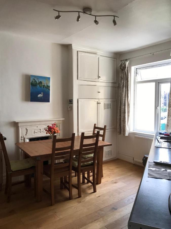 Spacious 3 Bed Flat In South West Londra