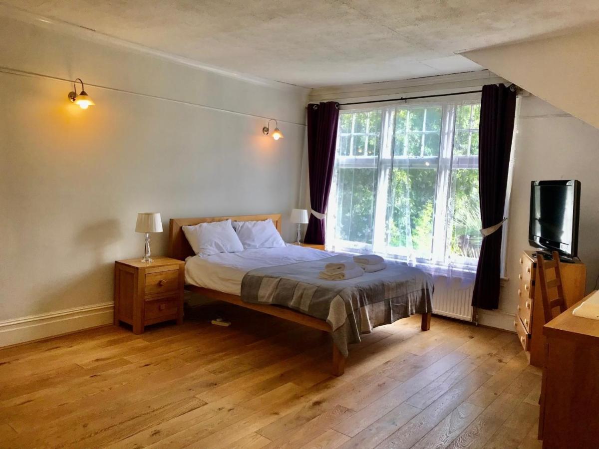 Spacious 3 Bed Flat In South West Londra