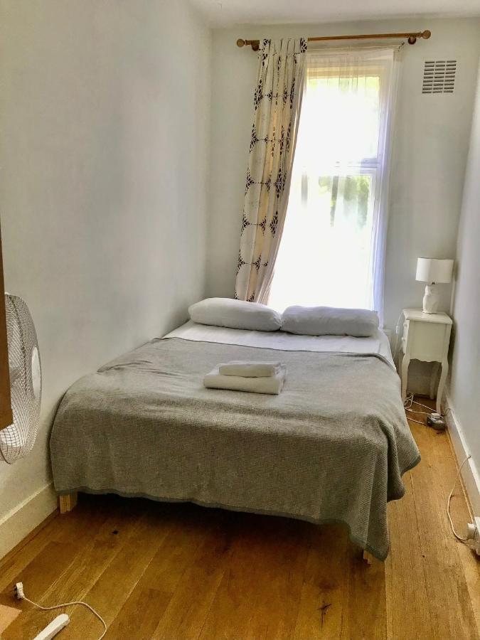 Spacious 3 Bed Flat In South West Appartamento Londra