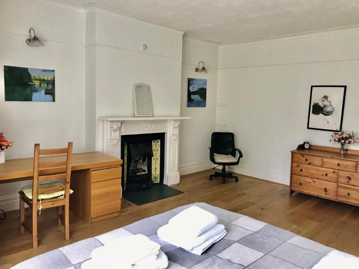 Spacious 3 Bed Flat In South West Londra